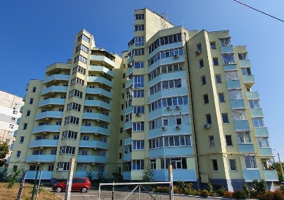 ул. Людвига Свободы (рядом с № 20)