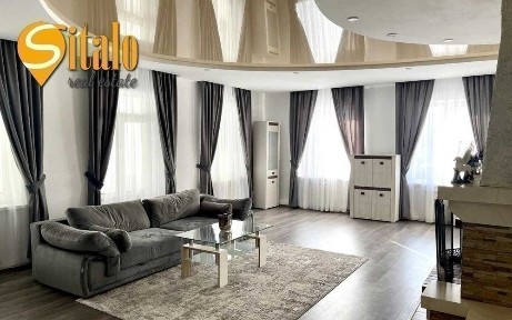 Продаж будинку 320 м²
