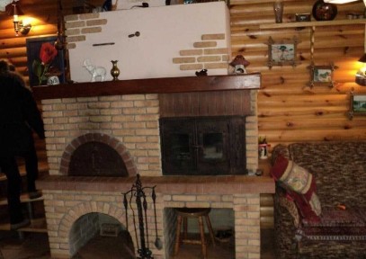 Сдам домик на Осокорках, рядом Днепр, метро 2 км.