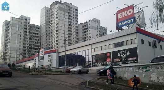 Київ, вул. Гетьмана, 46б, 210 м2, в одній будівлі з супермаркетом
