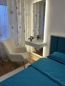 Ідеально чиста 2-к в центрі. Гарний краєвид. Парковка поряд. СмартТВ.