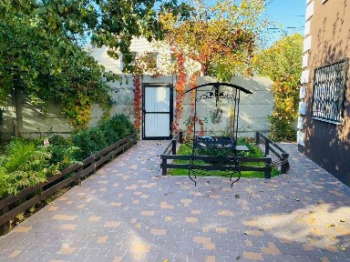 Киев, Центральная Садовая ул.