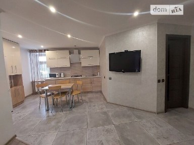 Подобова оренда вул С. Крушельницької VIP-КЛАСУ