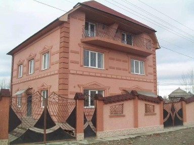 Дім 309 м2 ділянка 7 сотин Берегово АТБ вул. Тиха 4