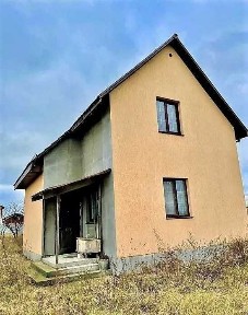 Продам житловий будинок з незакінченим ремонтом