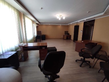 Сдам Офис с мебелью, 155 м2, в центре города.