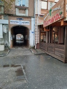 Квартира в самому центрі міста з гаражем можна під бізнес