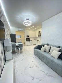 Своя! 4 Сезона! 3 секция ! 2 ком! С шикарным ремонтом!