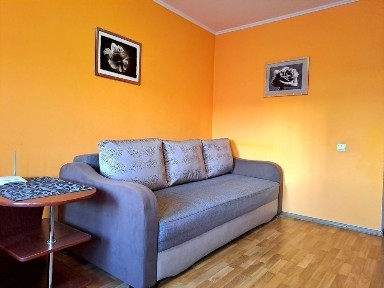 Двокімнатна квартира, центр, Любава