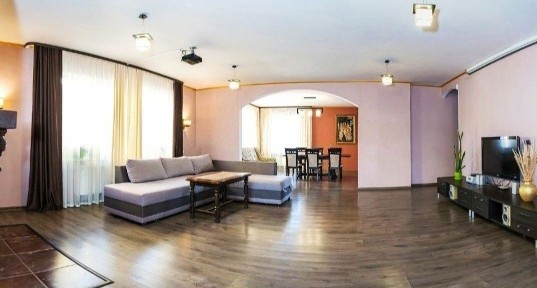 Киев, 120-я Садовая ул.