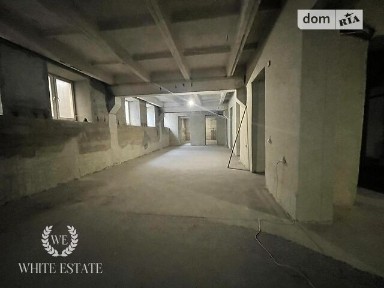 Приміщення в Старому Парку