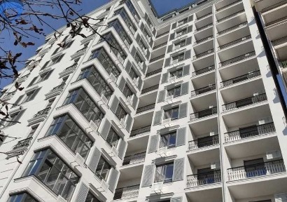 Одеса, Віце-адмірала Азарова вул., 8