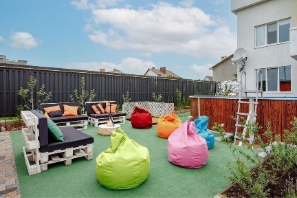 Аренда дома. Гостевой двор FUNHOUSE