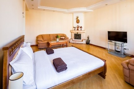 Подобово 2к, центр, паркінг, вул. І. Франка