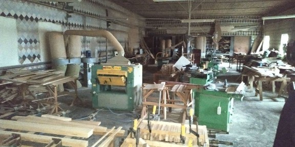 Діючий комплекс з виробництва меблів