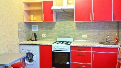 Этаж 1.Посуточно. Салтовка. Героев труда. Новостройка