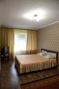 Квартира 1 - 2х комнатная посуточно почасово.