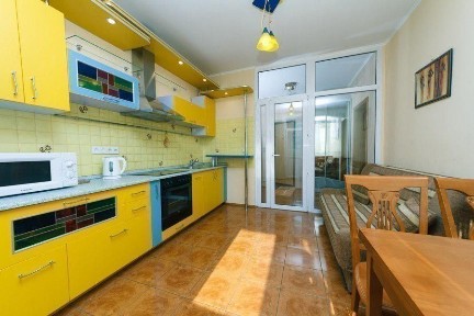 Київ, Дарницький, проспект Миколи Бажана 10