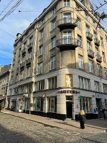 Продаж в центрі Львова 4кім. в. Галицька 5/7пов. 130м. кв. 460тис