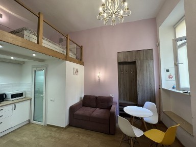 Оперний театр -1кім до 3-х людей Подобово. Без передоплати.