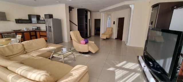 Здам в оренду свій дім від метро Славутич 4 км с басейном. Осокорки.