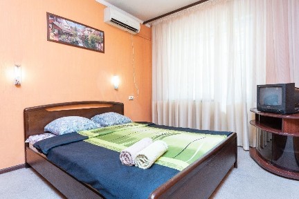 2к. посуточно, почасово, метро Левобережная 7 минут ходьбы