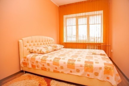 Аренда квартиры посуточно. 2-к кв Дашкевича 30, центр