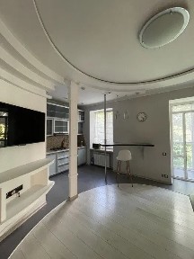 Киев, Евгения Гуцало пер., 3