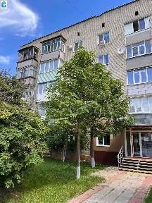 Квартира 3к автономне опалення Балаклія Серпуховський4 є гараж погріб