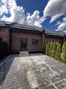 Продаж 2 поверхового таунхауса з ділянкою на 1.5 сотки, 90 кв. м, 3 кімнати, на вул. Бічна Івана Франка