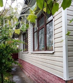 Продам житловий цегляний будинок