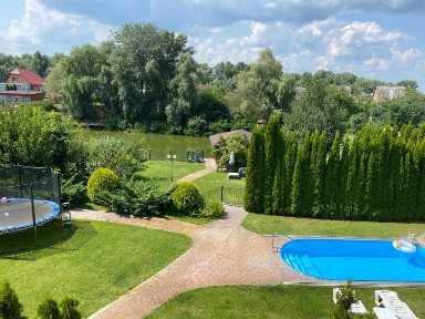 Коттедж посуточно 1 м², Золочевская ул.