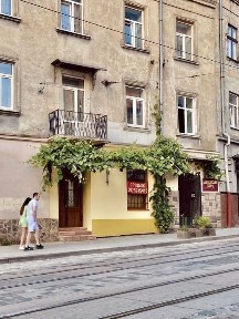 Продаж офісного приміщення 42.5 кв. м. на 1 поверсі на вул. Замарстинівська 5, триповерхова будівля • ID 26629918