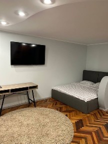 Простора та сучасна 2-кімн квартира в центрі міста!