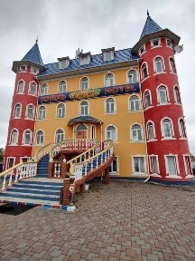 Продається діючий Готель, гарна ціна без %