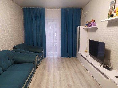 Продается 2-комнатная квартира в центре города.