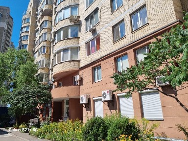 Продаж 3-кімнатної квартири 96 м², Микільсько-Слобідська вул., 2