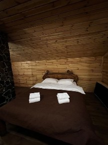 Будинок по добово з чаном, лазня чи без біля Рівного.