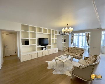 Продажа 5-комнатной квартиры 192 м², Ломоносова ул., 52/3