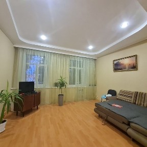 Трьохкімнатна квартира/ Індивідуальне опалення