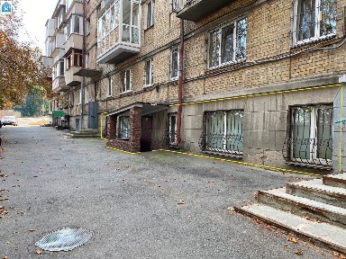 Продаж офісу 82 м², Юліуса Фучика вул., 19