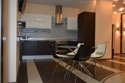 Аренда 3-комнатной квартиры 130 м², Евгения Коновальца ул., 32Г