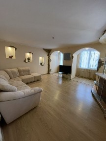 Продаж шикарної 3кв Сталінки, з автономним опаленням у Центрі міста !