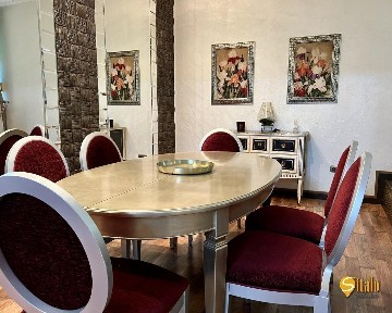Продаж будинку 550 м²