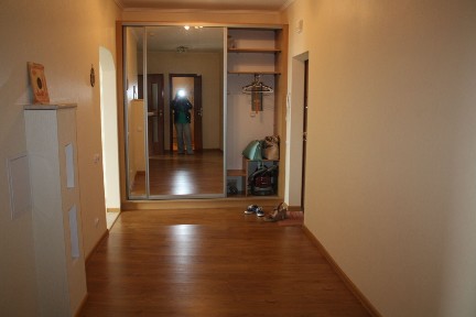 Киев, Днепровская наб., 19