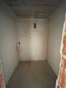 Центр. Якісний сирець в обжитому будинку. ПЕРЕУСТУПКА