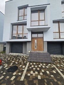 Продам будинок у котеджному містечку м. Трускавець можна під Є оселя