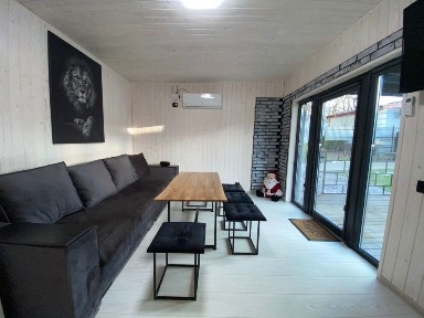 Подобова оренда будинку з чаном у Львові вул. Медової Печери