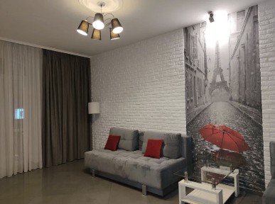 Киев, Рогнідинська 5