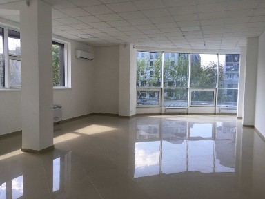 Комерційне приміщення в БЦ біля Будинку Торгівлі